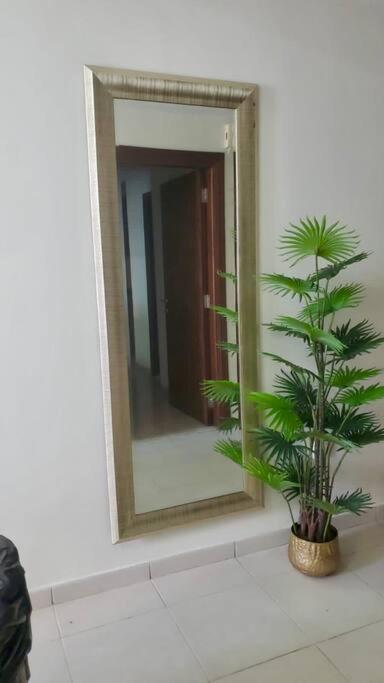 Apartment Cozy 3br With Maid's