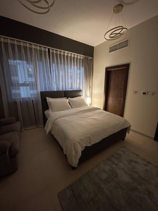 Cozy 3br With Maid's Apartment