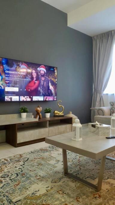 Cozy 3br With Maid's Dubai