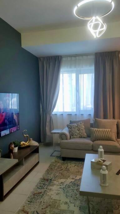 Cozy 3br With Maid's Apartment Dubai