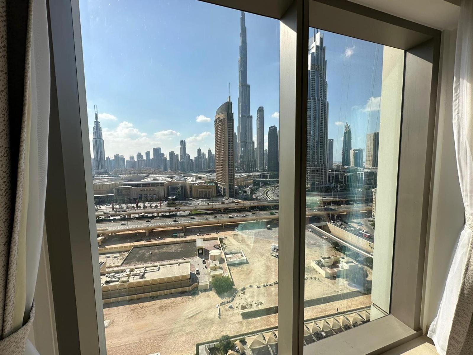Luxury Downtown Mall Burj Khalifa View Free Netflix & Prime Video *