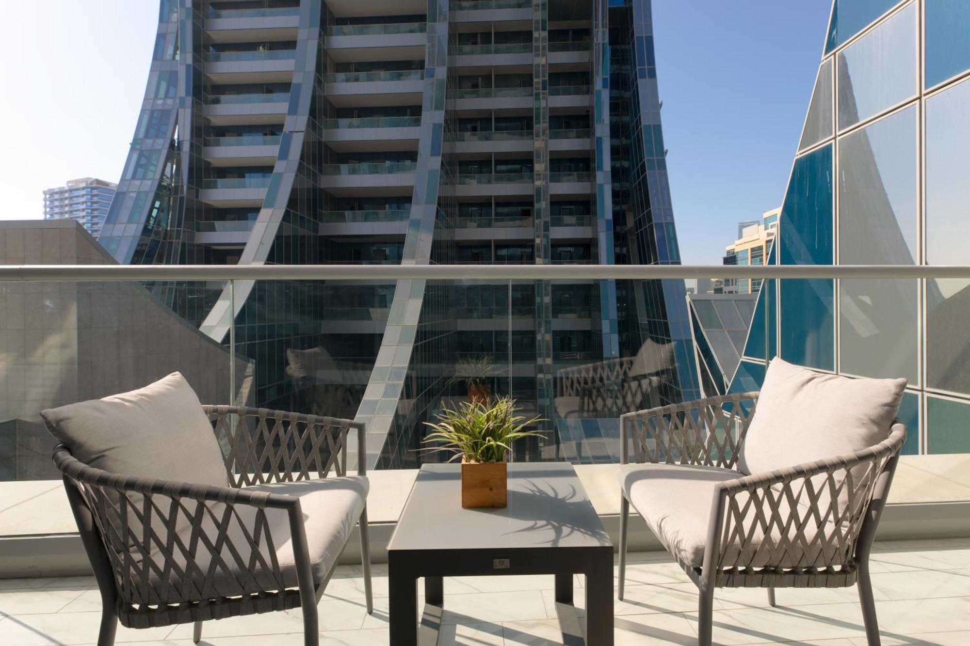 Apartment Simply Comfort In J One Tower Dubai