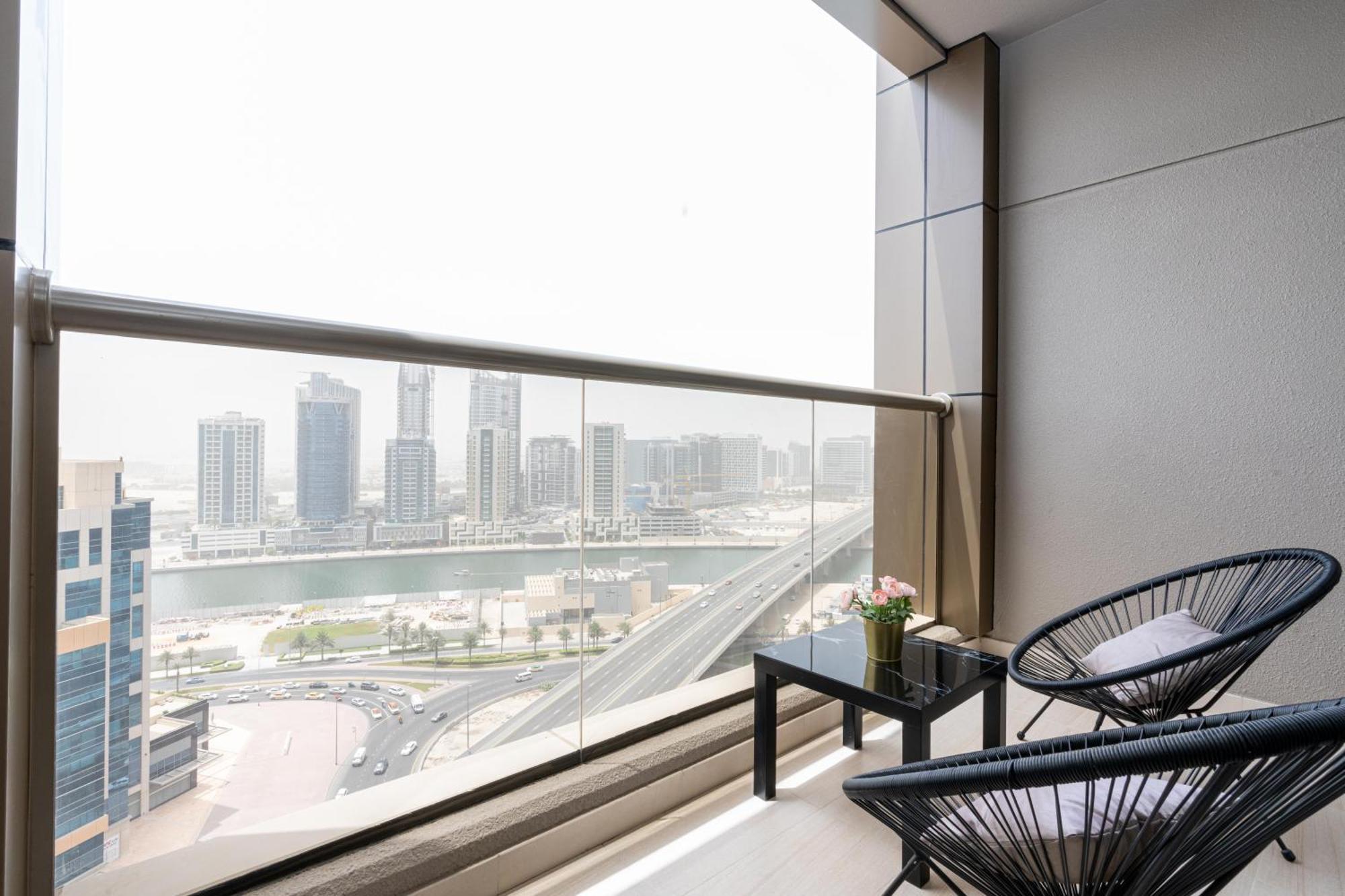 Apartamento Modern Downtown Studio, Burj View From Pool Dubai