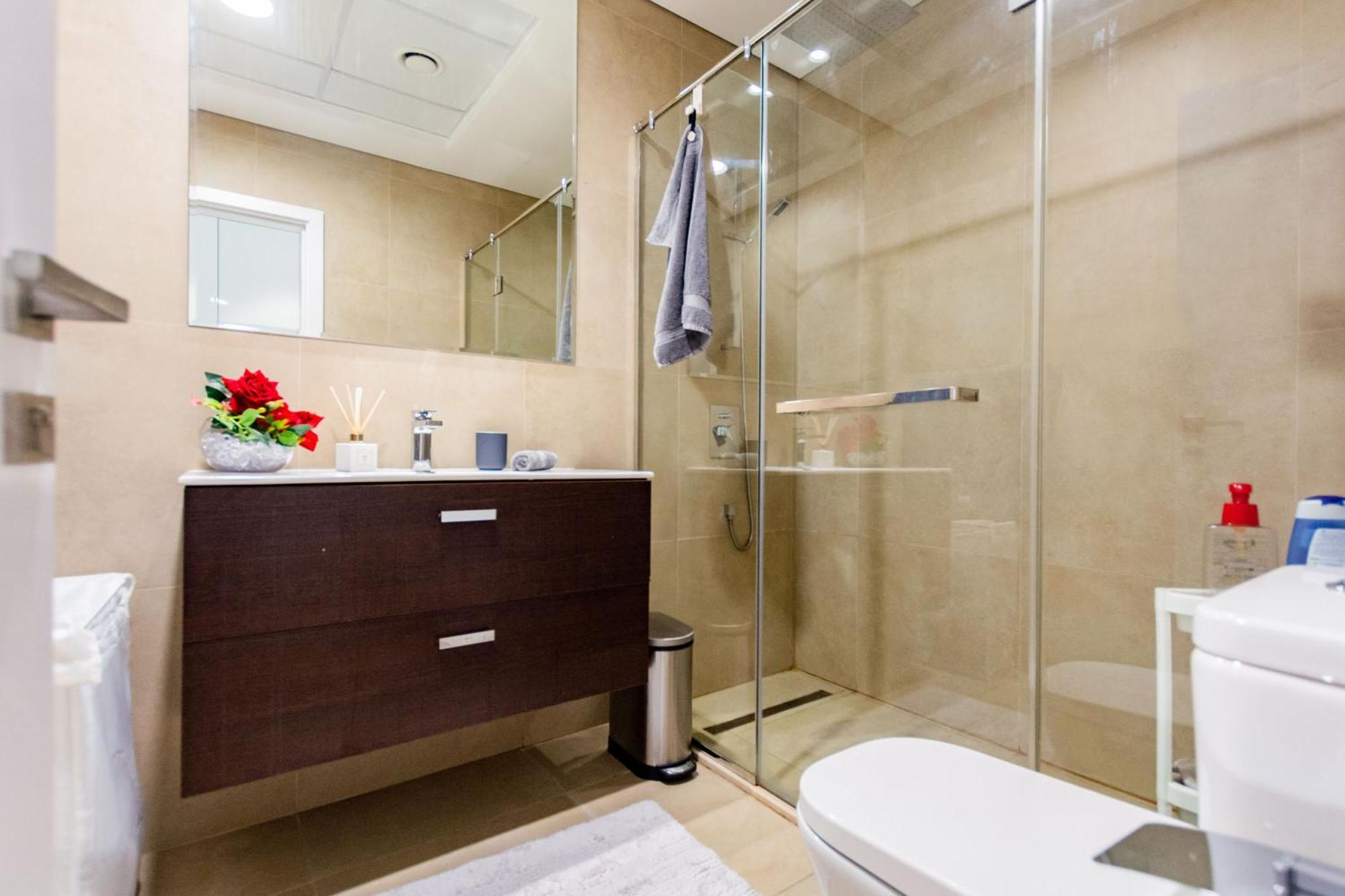 Vayk - Modern 2bd In The Marina Near Apartment *