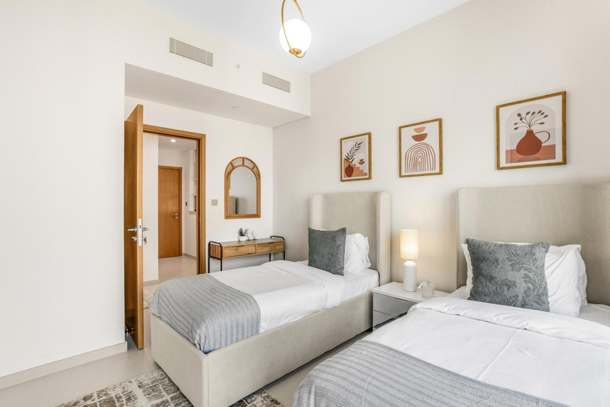 Exclusive 2 & 4 Bedroom Apt With Burj Khalifa - Fountain And City Views By Meerak Apartment