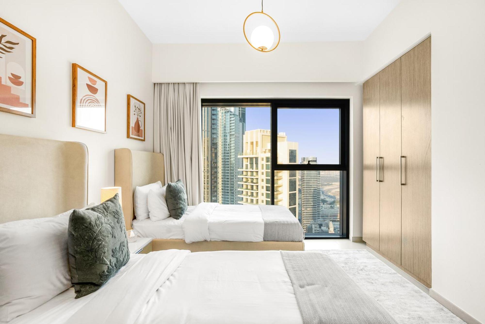 Exclusive 2 & 4 Bedroom Apt With Burj Khalifa - Fountain And City Views By Meerak *