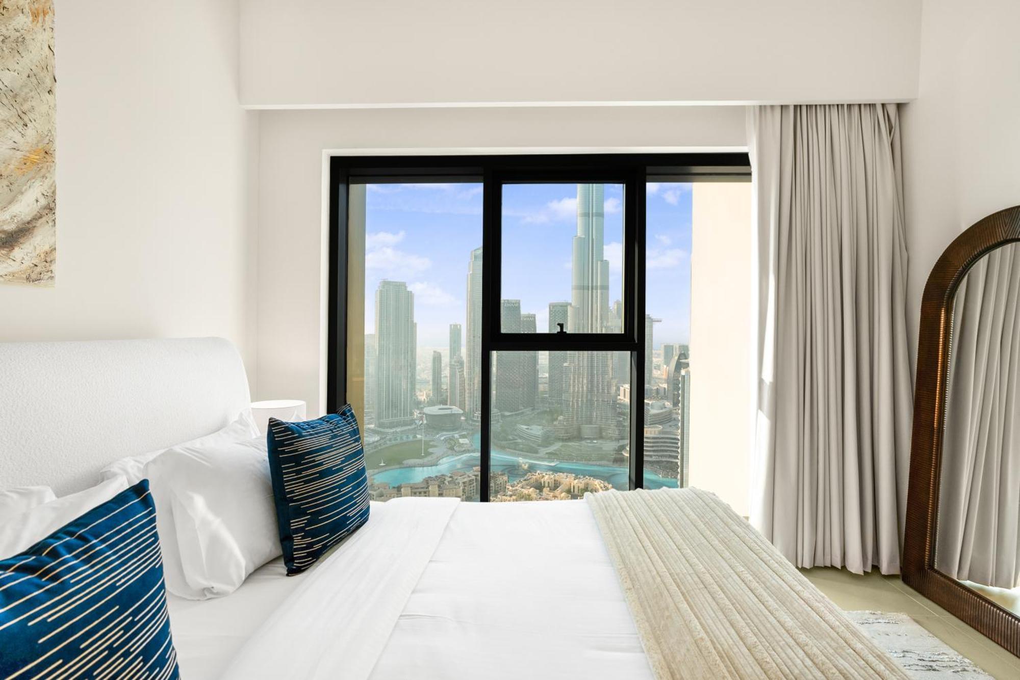 Exclusive 2 & 4 Bedroom Apt With Burj Khalifa - Fountain And City Views By Meerak Apartment