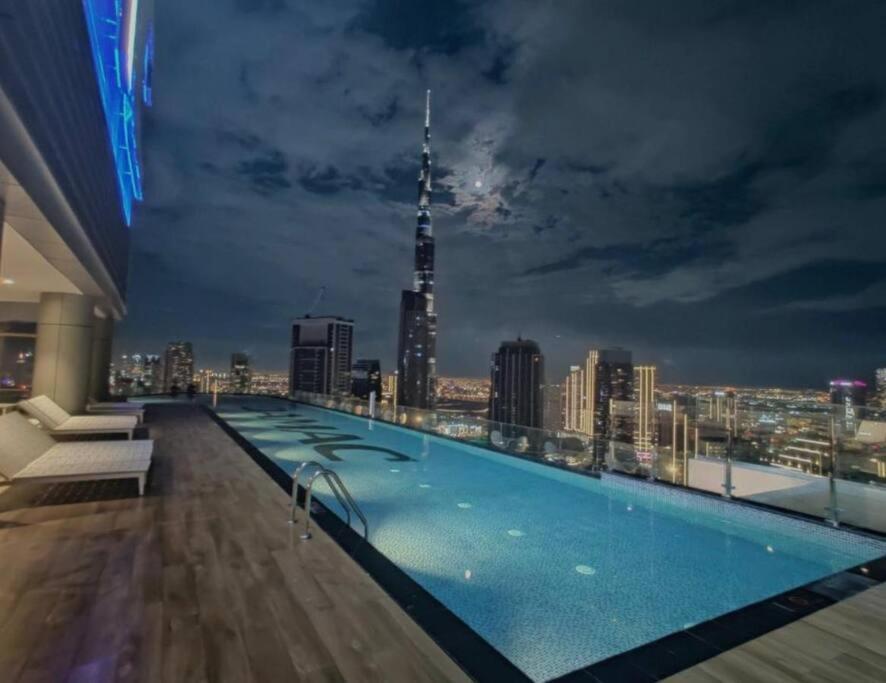 Luxurious One Bedroom Apartamento *