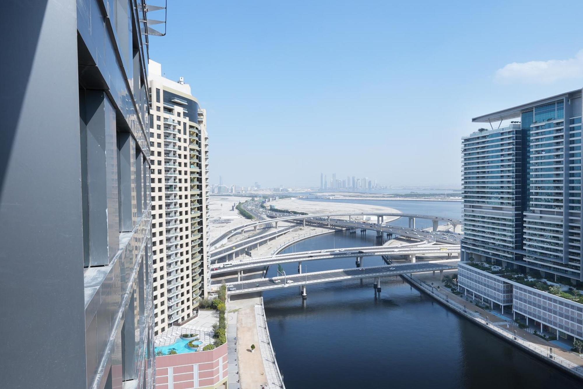 Brown Stone - Canal & Skyline View Voleo * Dubai