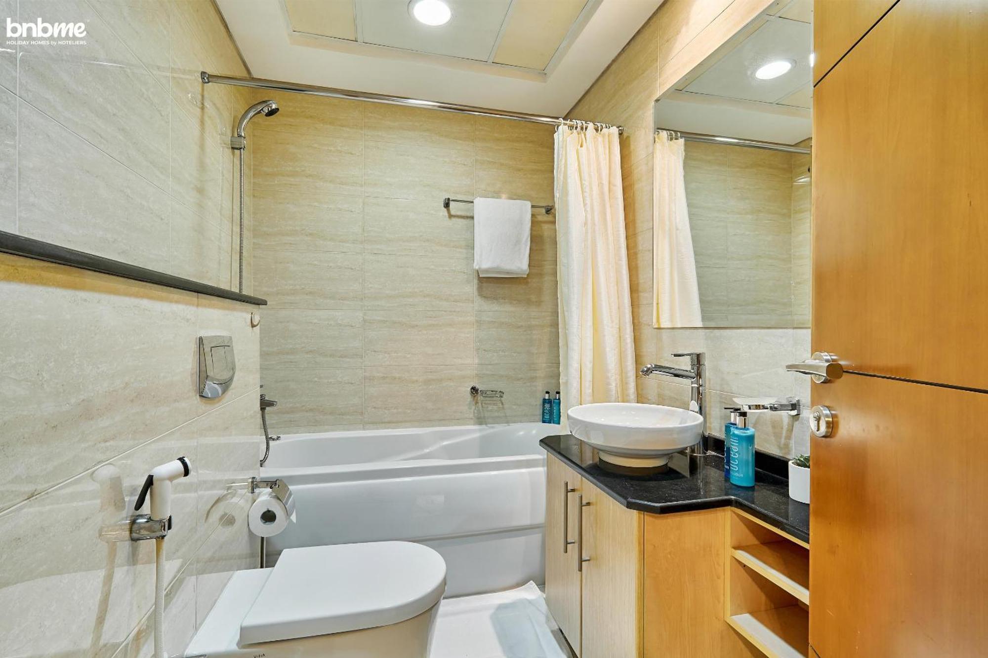 Bnbmehomes - Ocean Heights Apartment