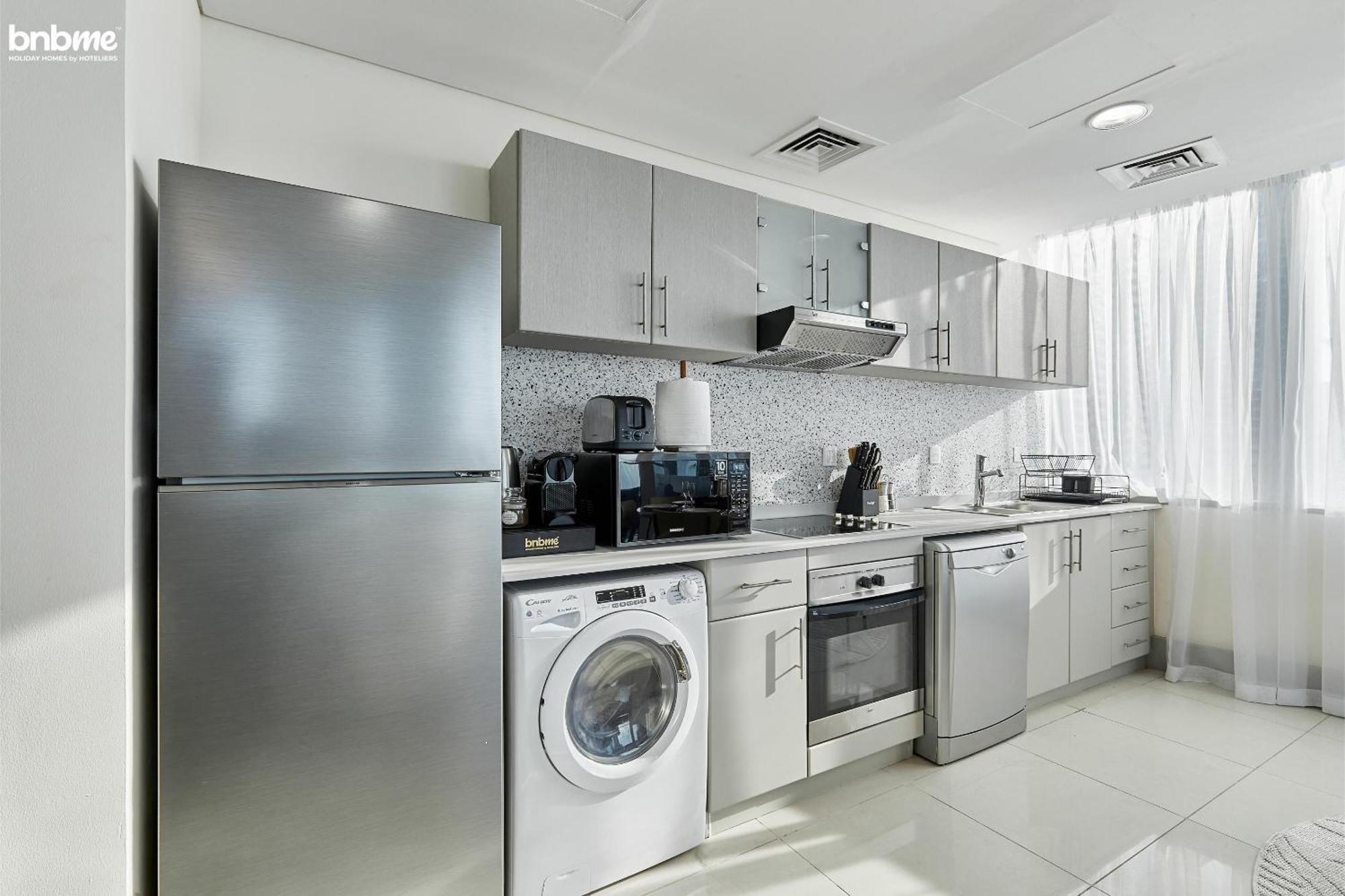Bnbmehomes - Ocean Heights Apartment Dubai