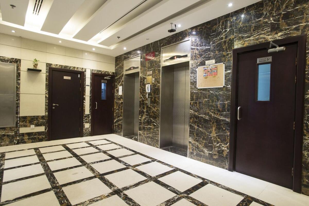 Double Partition In Al Barsha 1 Nearest To Metro *