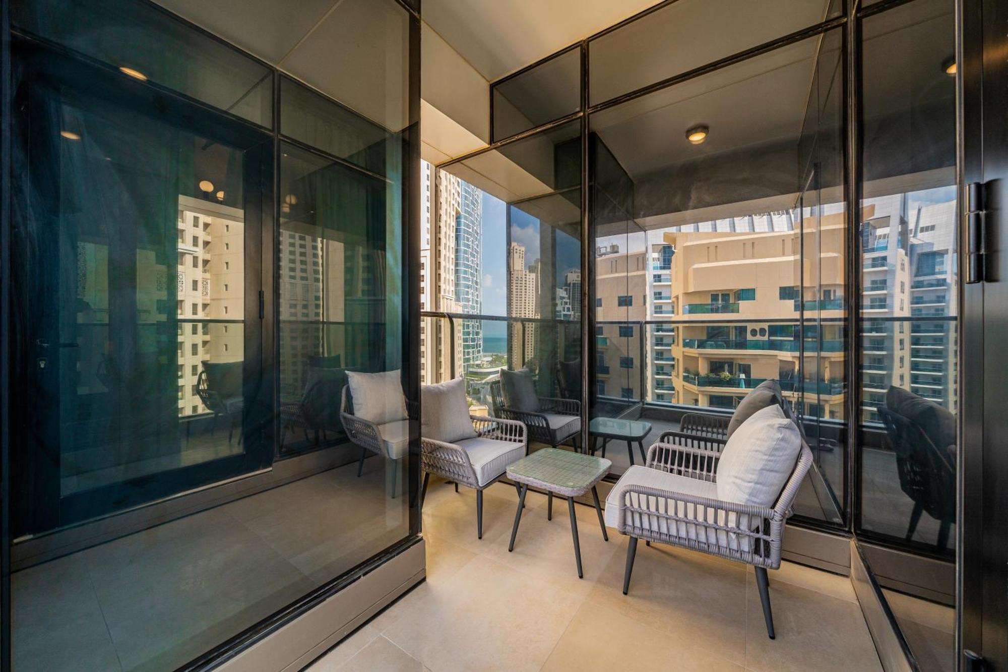 Apartment Luxe 1br In Sparkle Towers - 2 Balconies And Marina Views Dubai