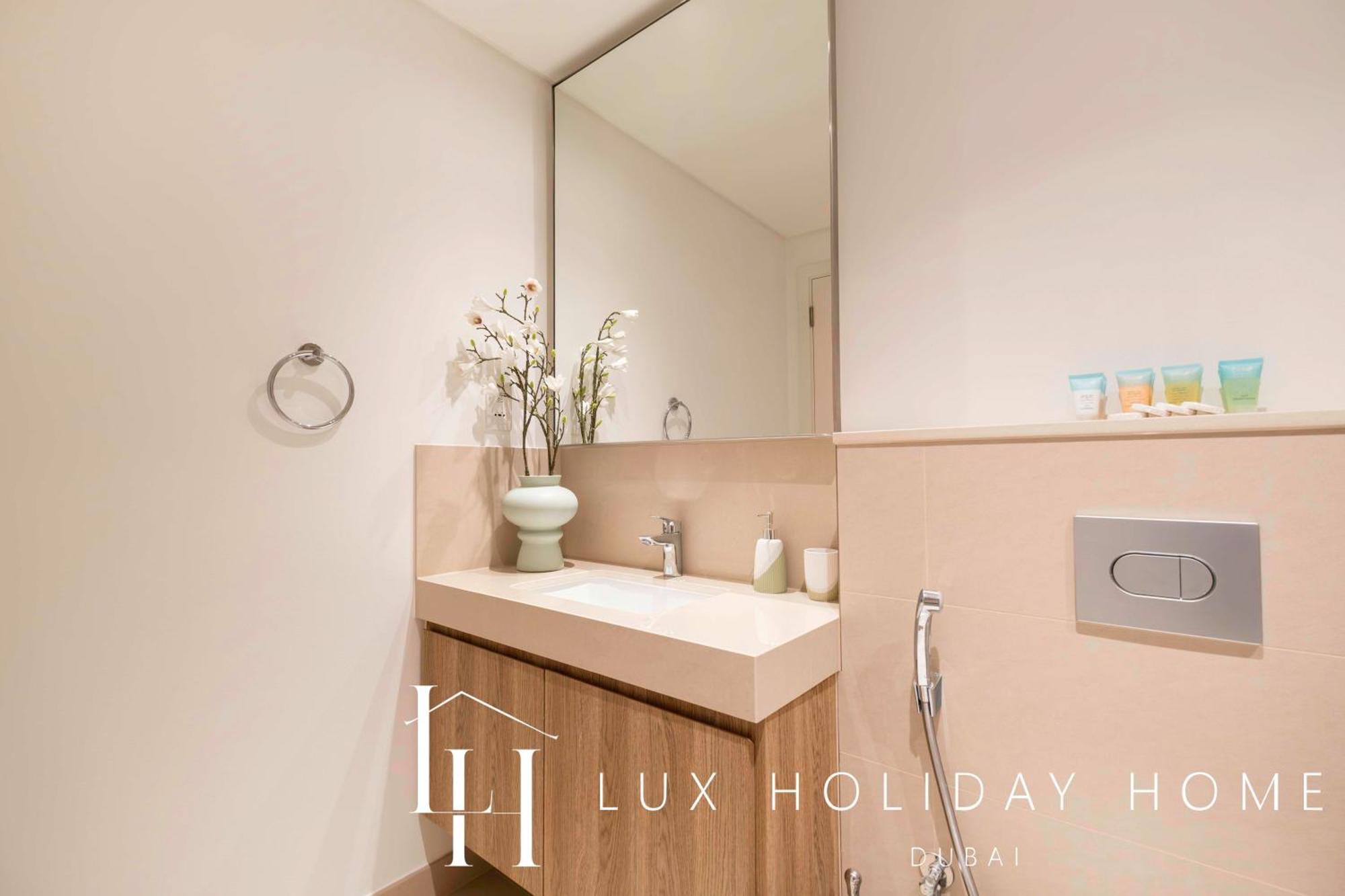 Lux The Downtown Zabeel View 2 Apartment *