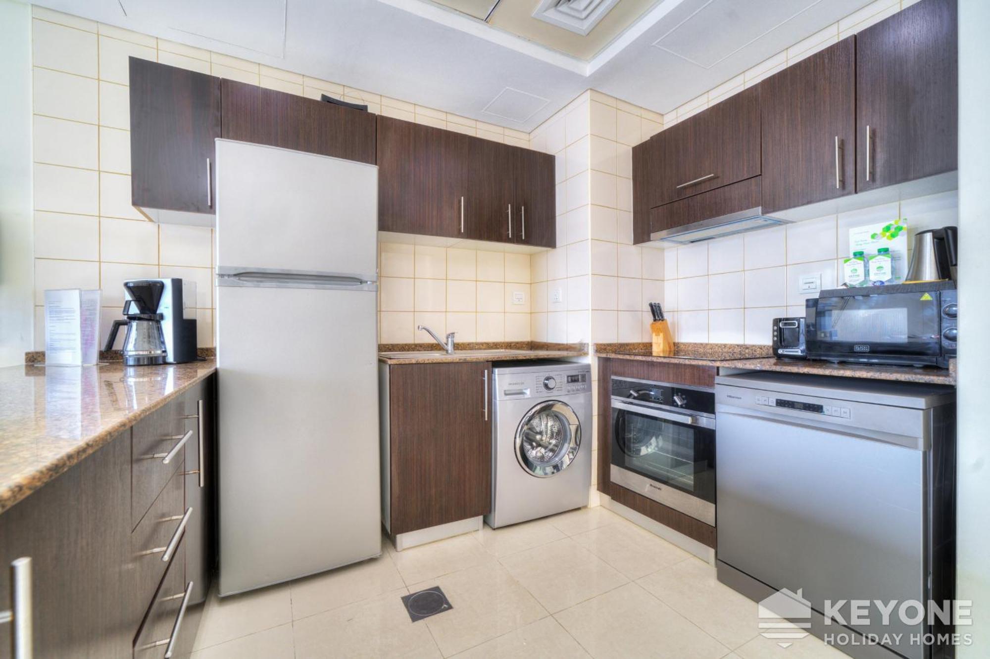 Contemporary One Bedroom With Full Marina View Dubai