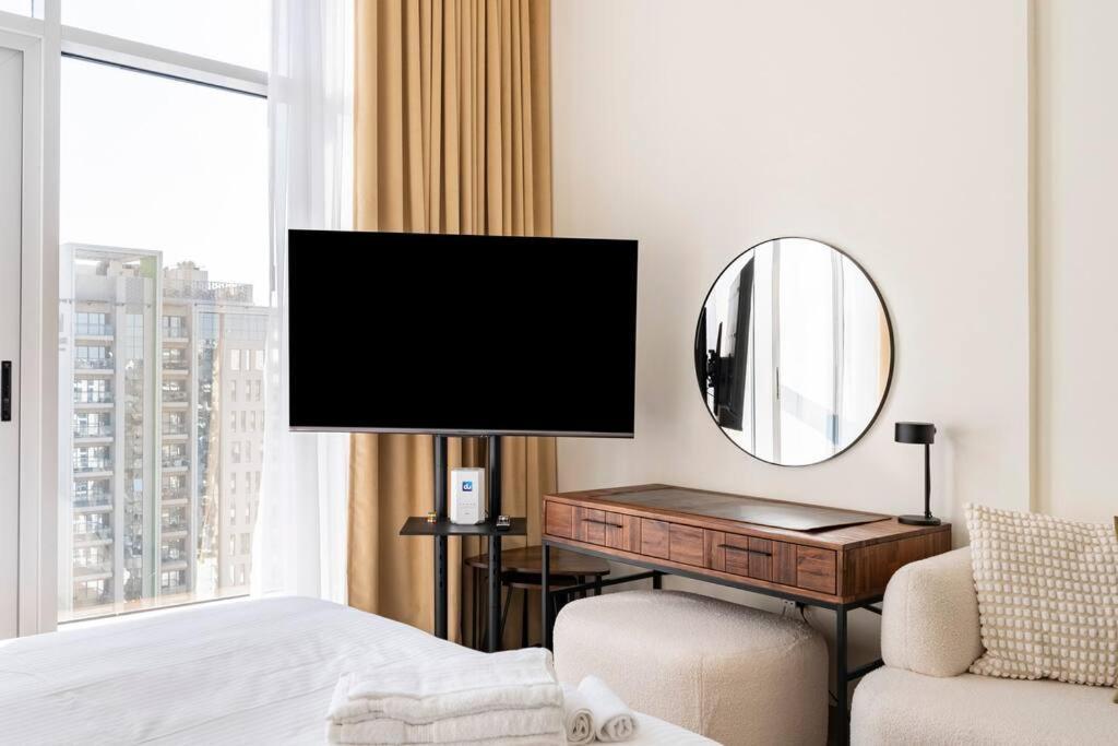 Daire Ashri Hh Brand New Creamy Rustic Dubai