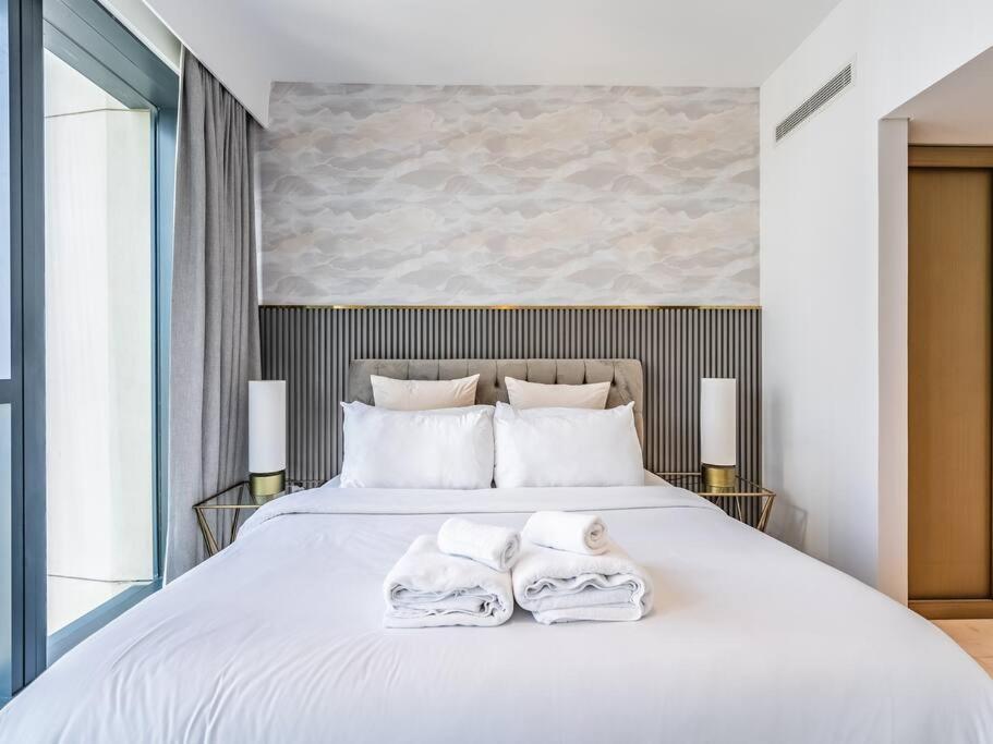 Spacious With Spectacular Burj Khalifa Views Apartment Dubai