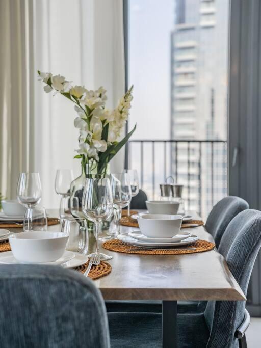 Spacious With Spectacular Burj Khalifa Views *