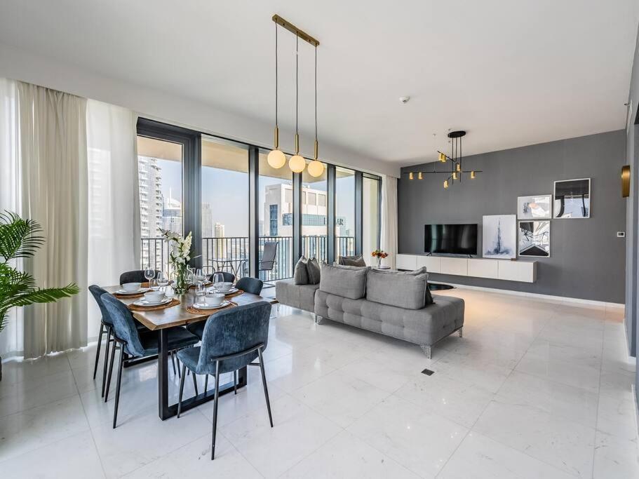 Apartment Spacious With Spectacular Burj Khalifa Views