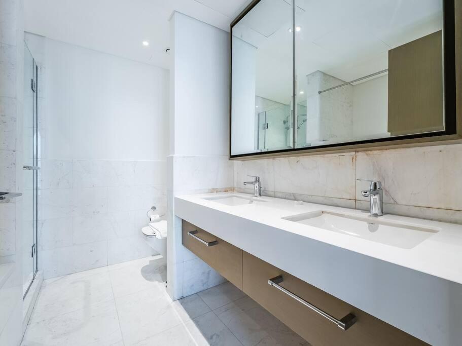 Apartment Spacious With Spectacular Burj Khalifa Views