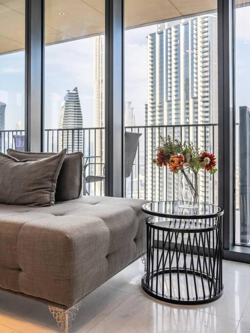 Spacious With Spectacular Burj Khalifa Views Dubai
