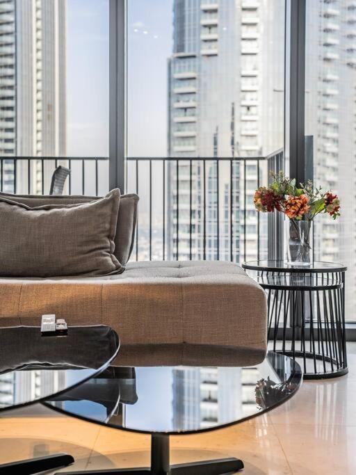 Apartment Spacious With Spectacular Burj Khalifa Views
