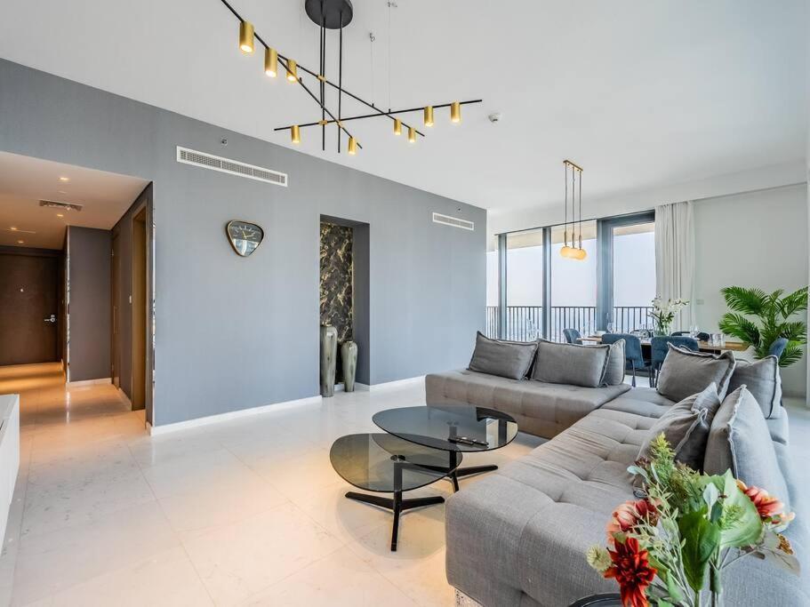 Spacious With Spectacular Burj Khalifa Views Apartment *