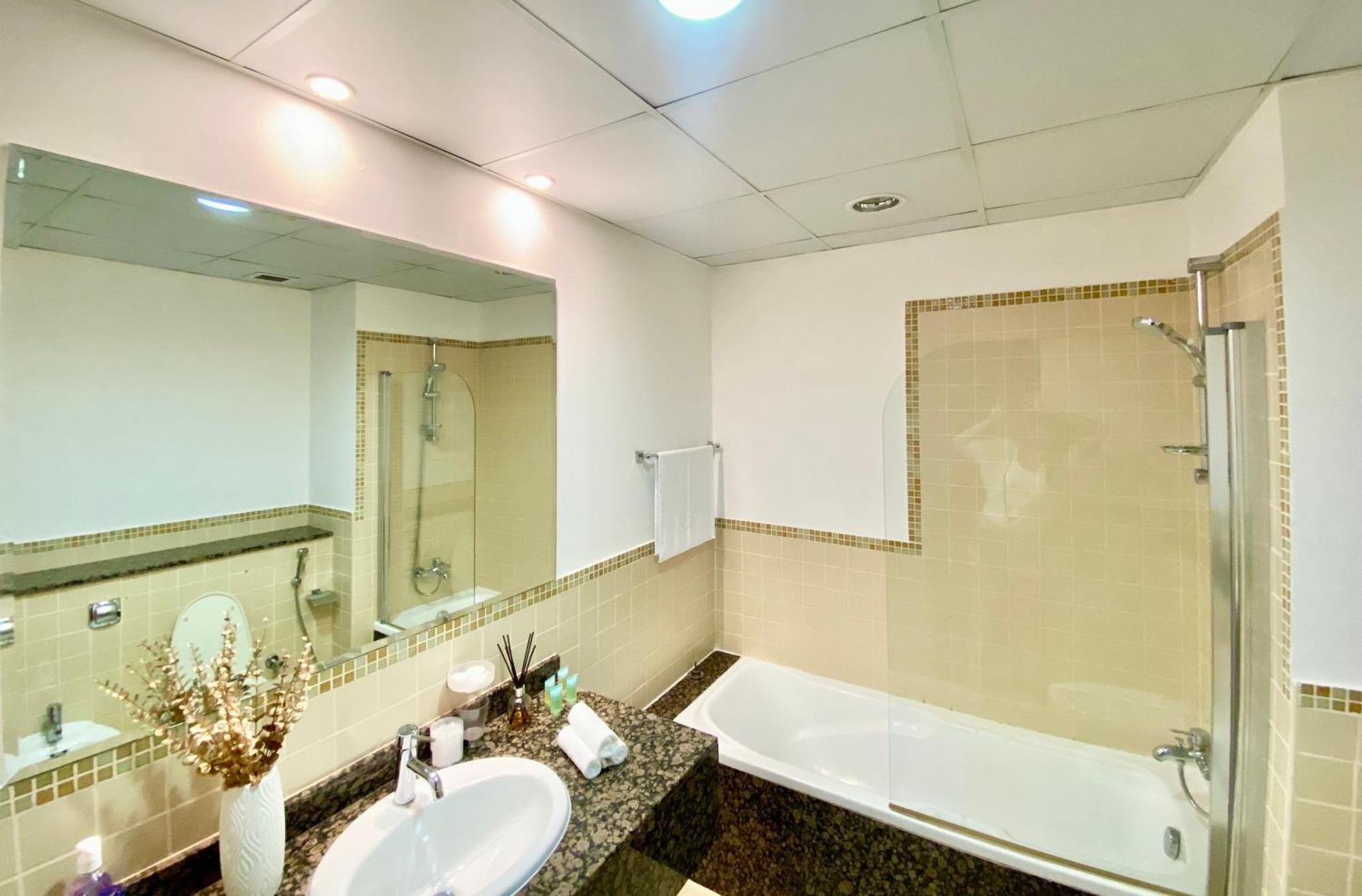 Apartment Amazing Sea View 2 Bedroom Full Dubai