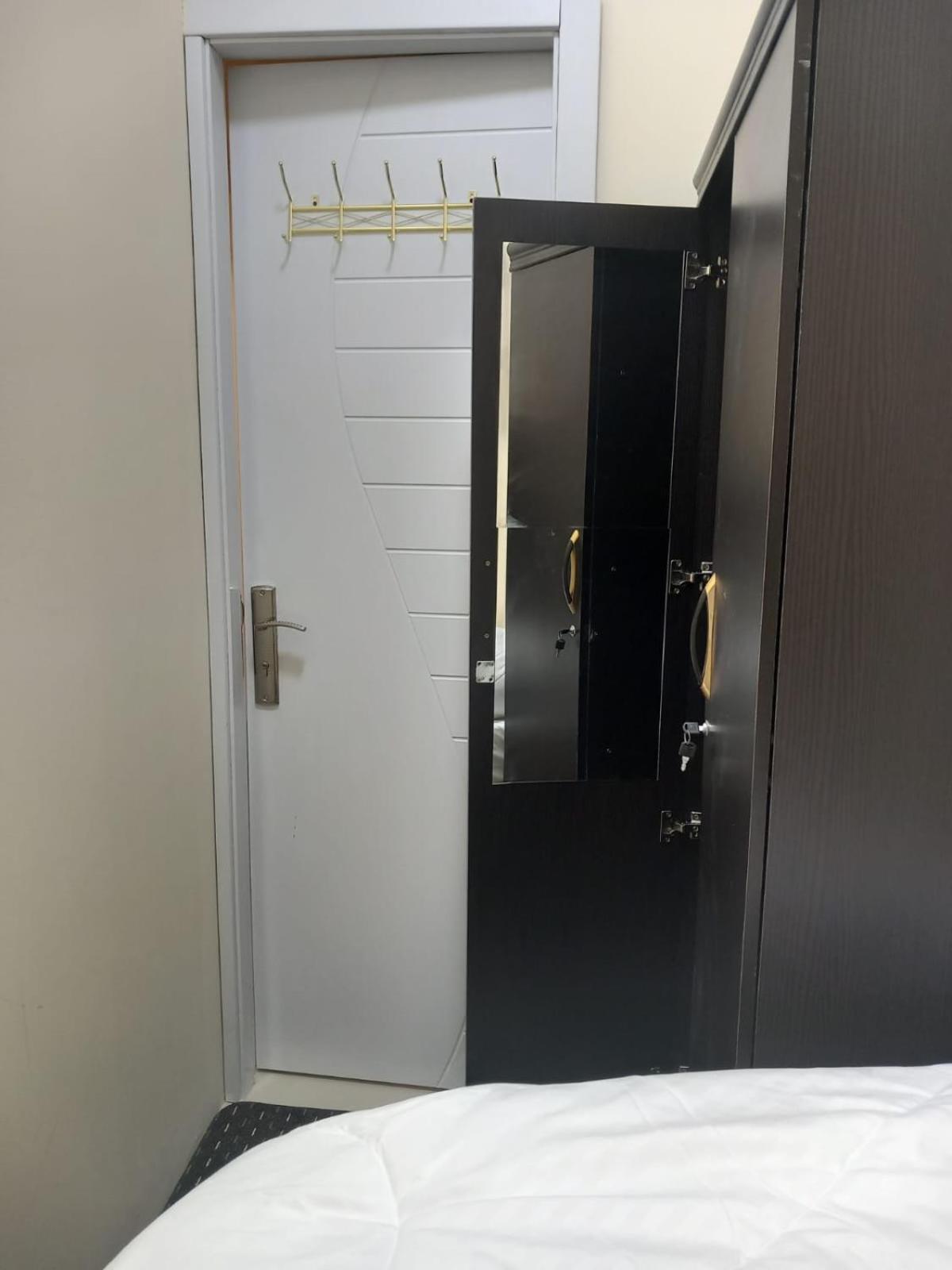 Hostel Four Stars