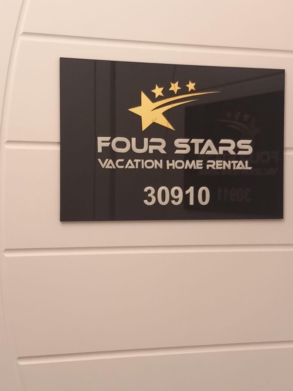 Hostel Four Stars *