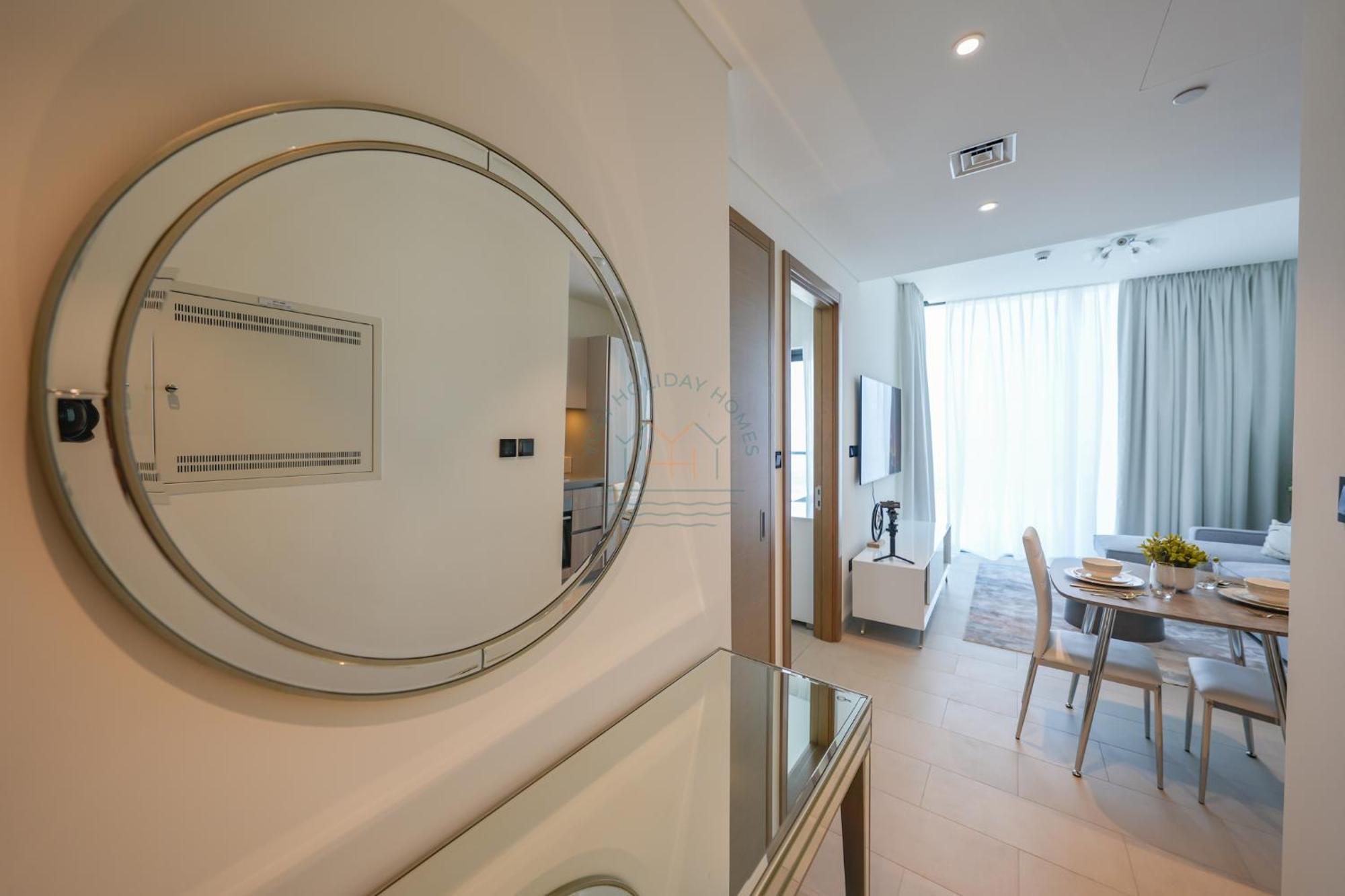 Bright With Panoramic Cityscape Views * Dubai