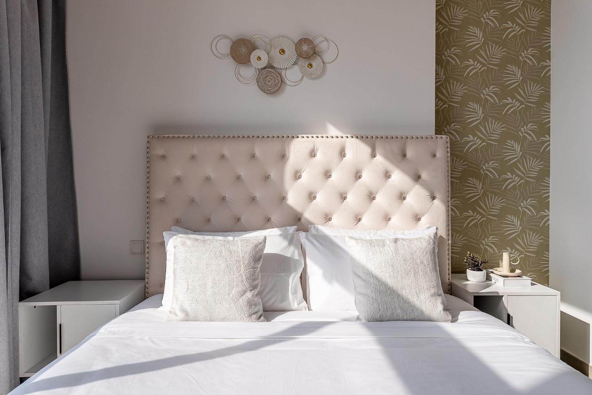 Prive I Hills Apartment