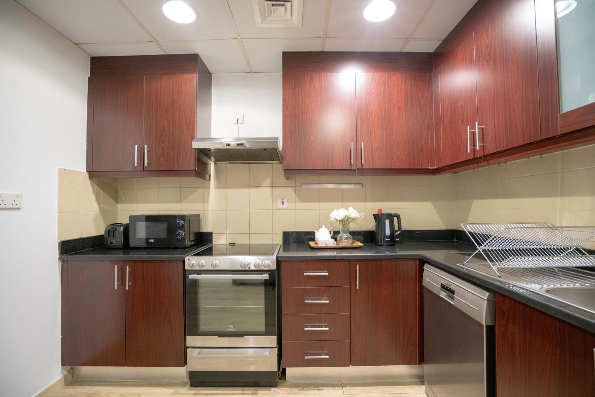 Gma Amwaj 2br Sea View High Floor *