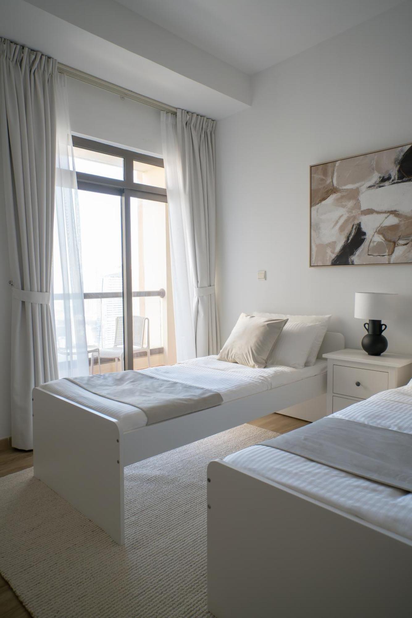 Gma Amwaj 2br Sea View High Floor