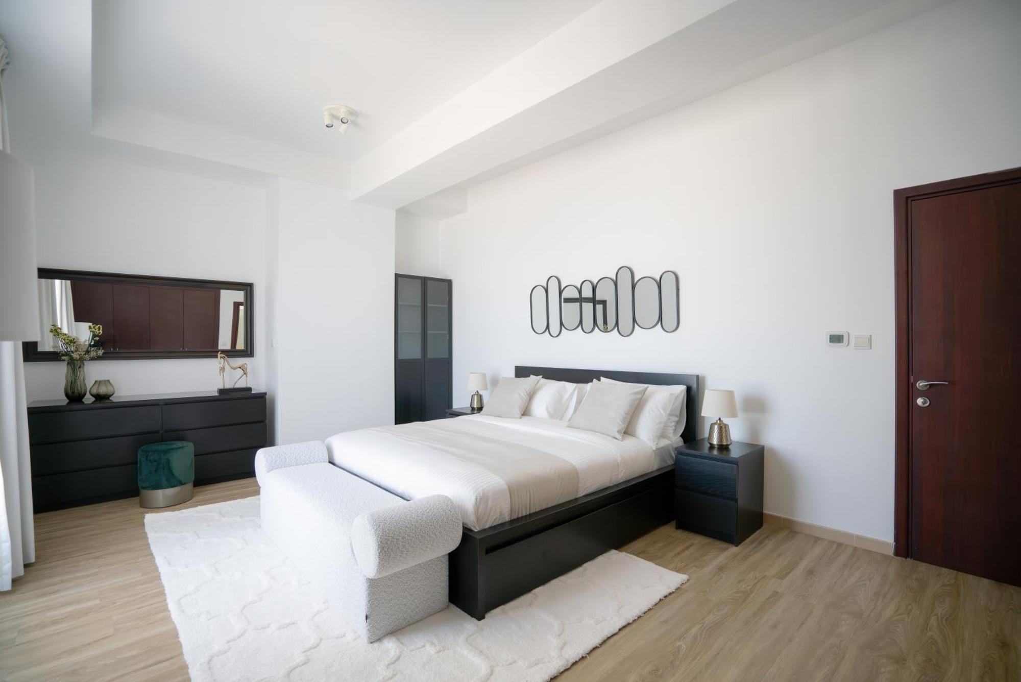 Apartment Gma Amwaj 2br Sea View High Floor Dubai