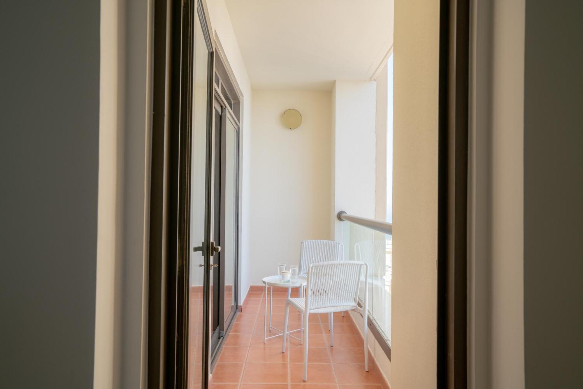 Gma Amwaj 2br Sea View High Floor Dubai