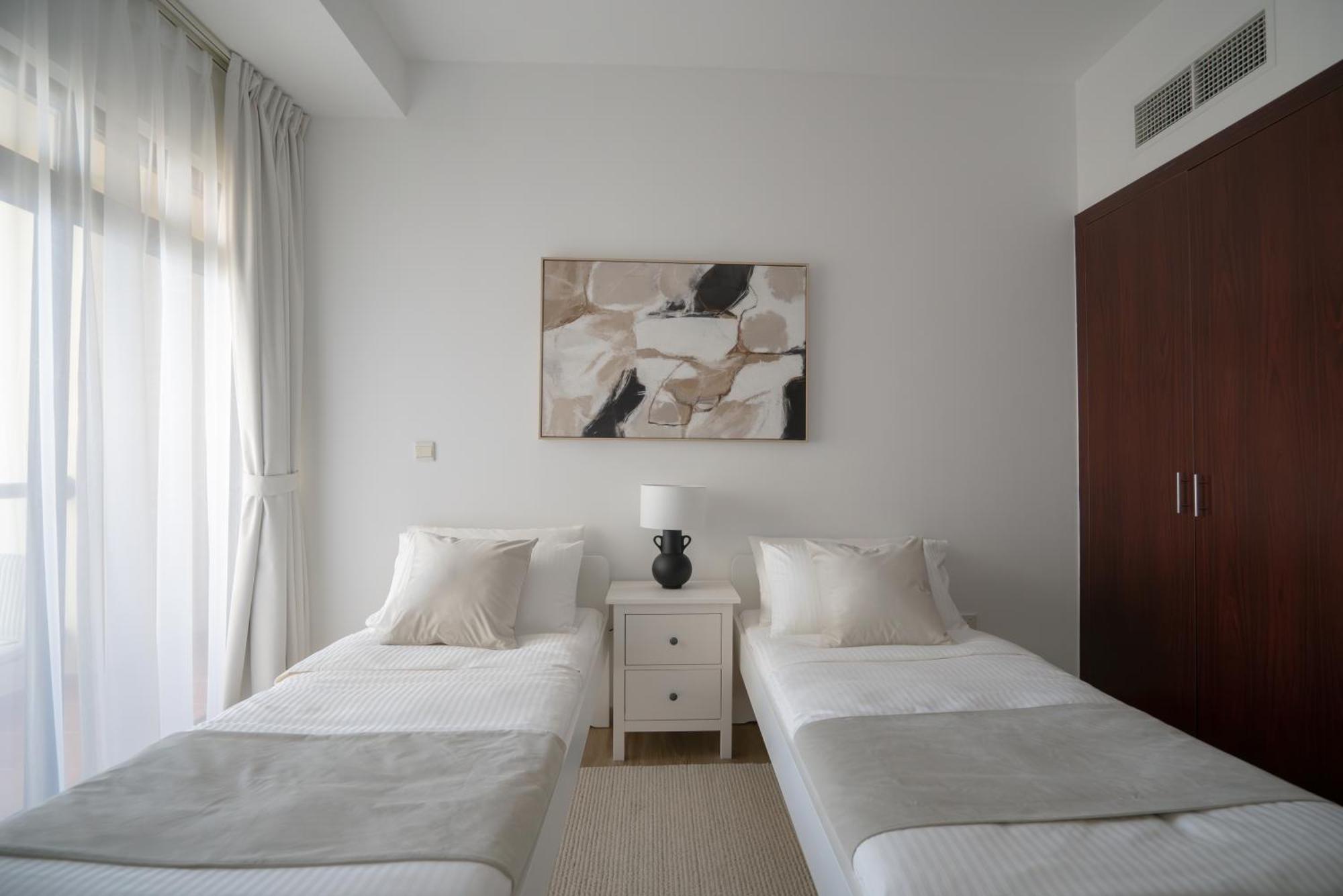 Gma Amwaj 2br Sea View High Floor Apartment