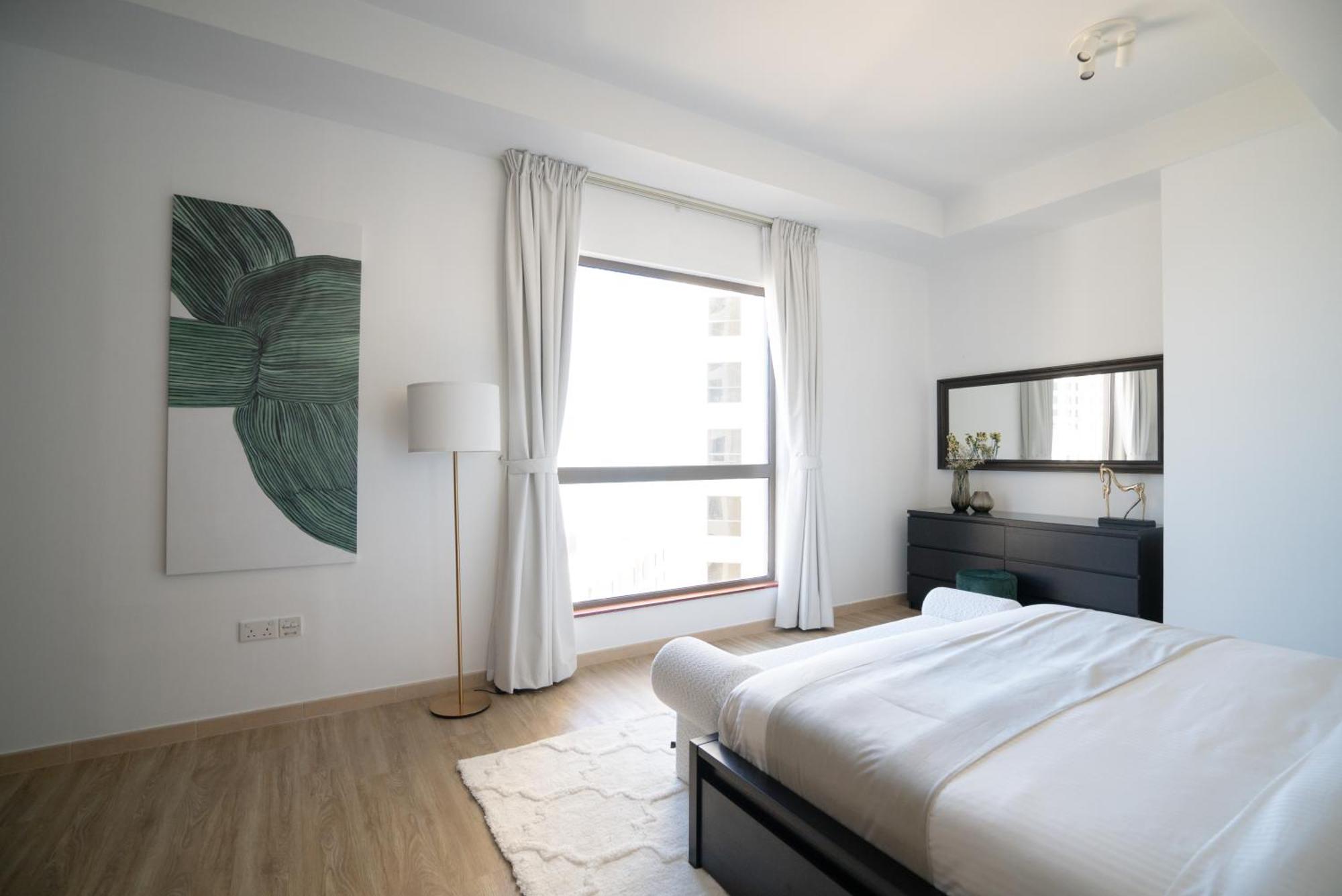 Gma Amwaj 2br Sea View High Floor