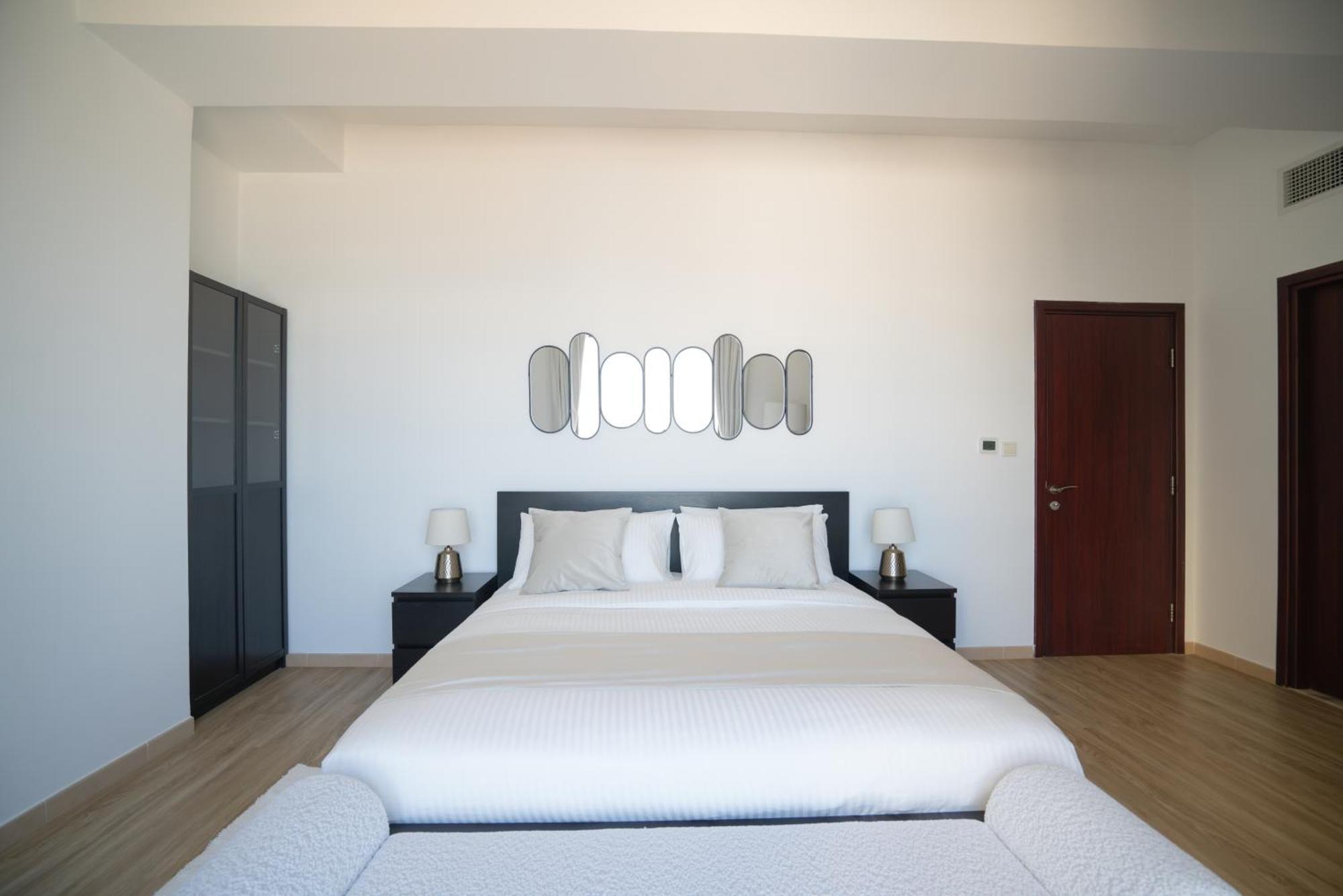 Gma Amwaj 2br Sea View High Floor