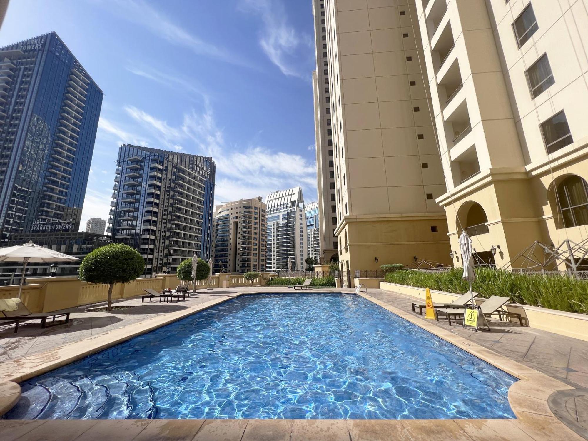 Gma Amwaj 2br Sea View High Floor *