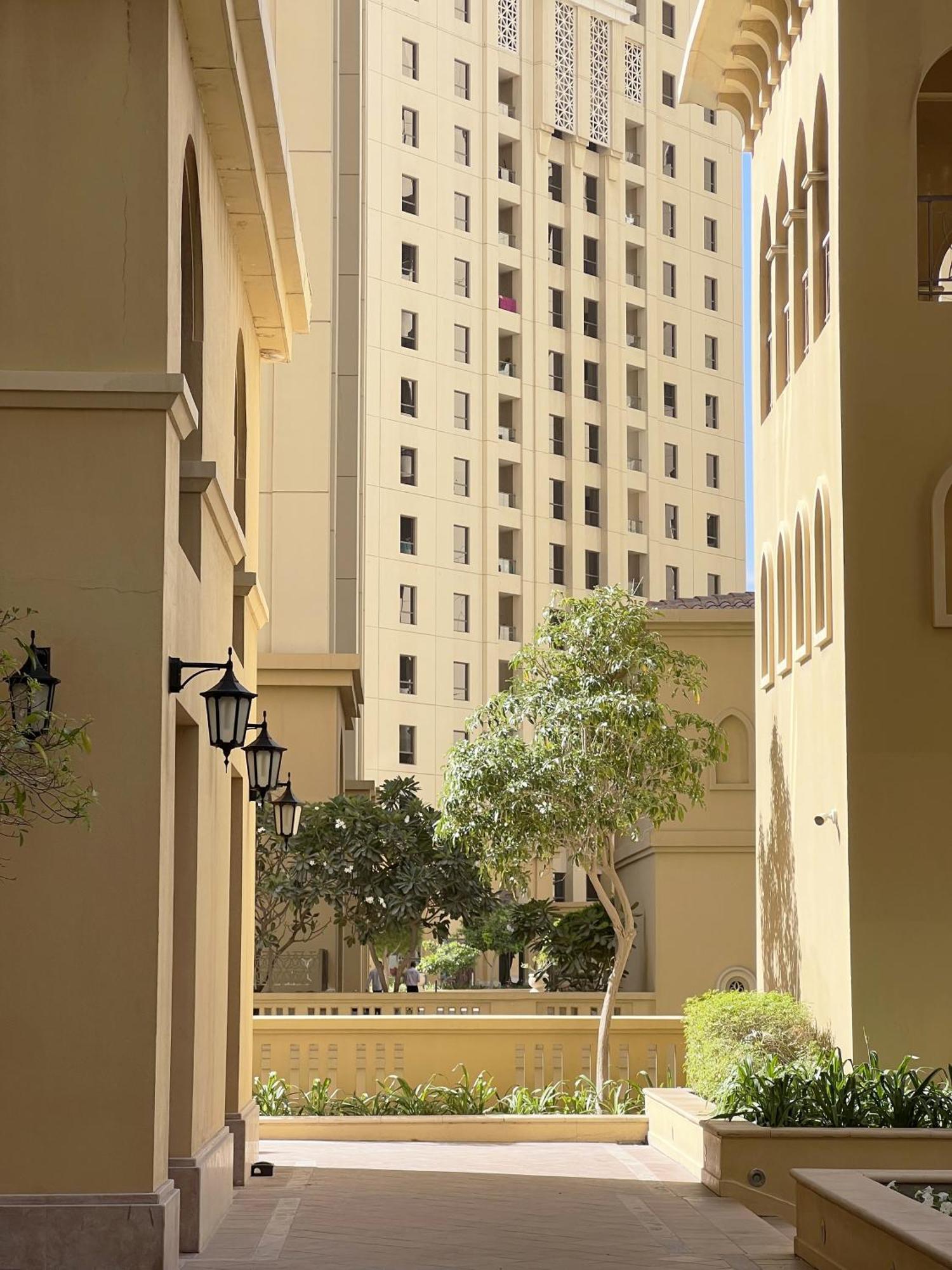 Gma Amwaj 2br Sea View High Floor Apartment Dubai