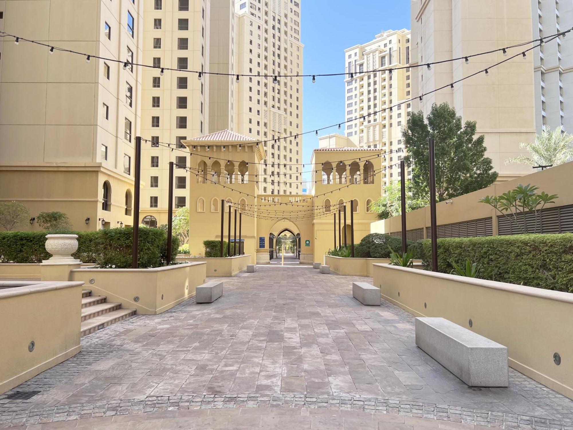 Gma Amwaj 2br Sea View High Floor *