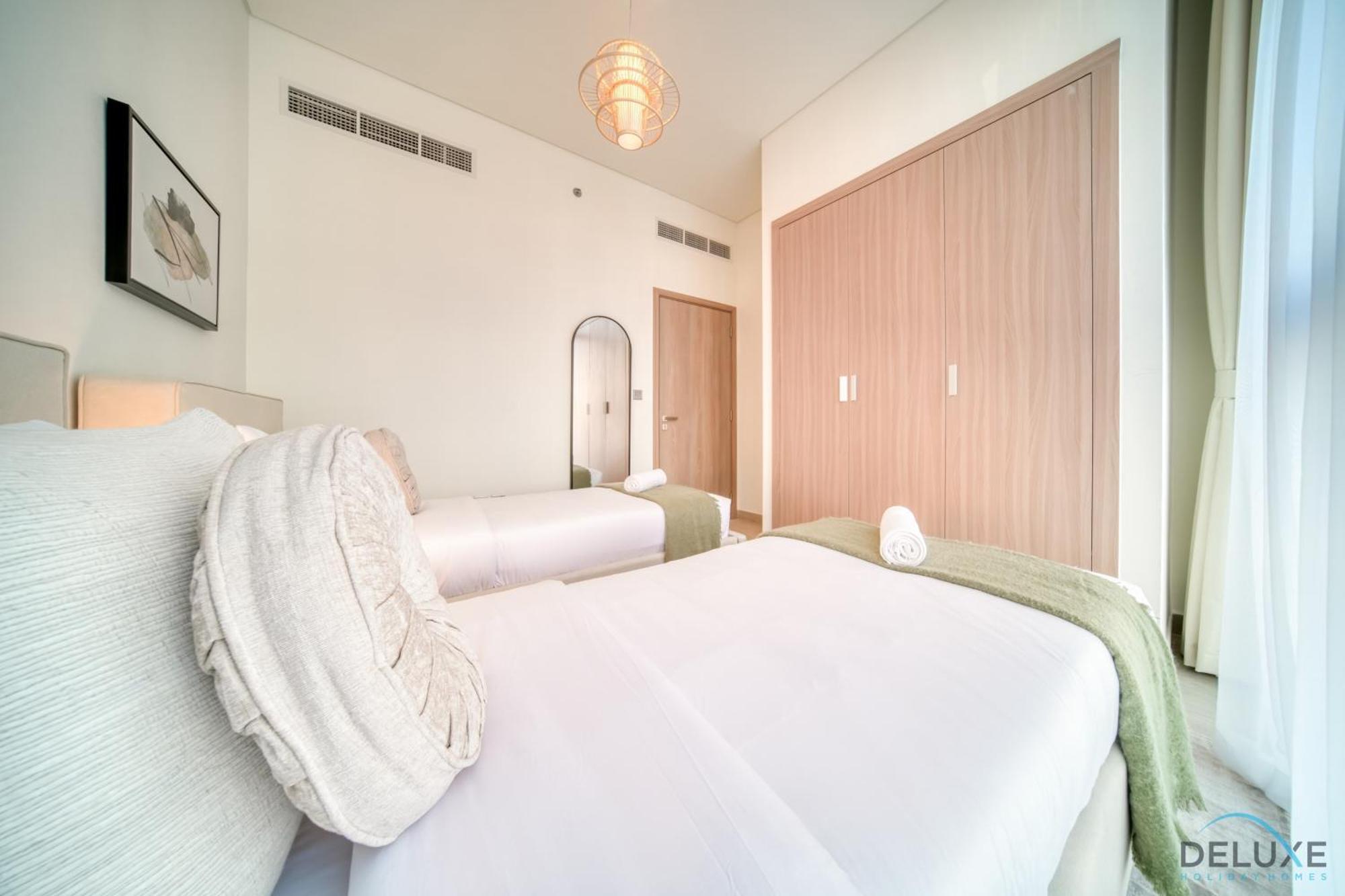 Ravishing 2br At Azizi Riviera 30, Al Merkadh By Deluxe Homes