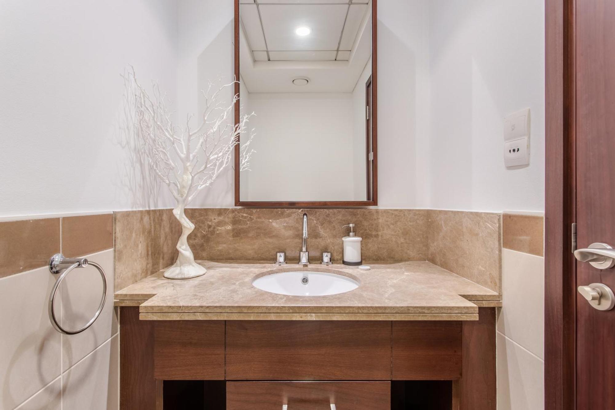 Wehost - Modern 1br Close To Burj Khalifa And Mall Dubai