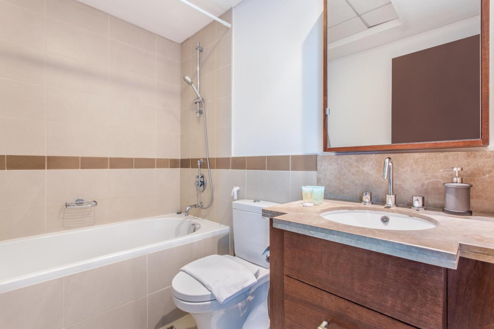 Wehost - Modern 1br Close To Burj Khalifa And Mall Apartment