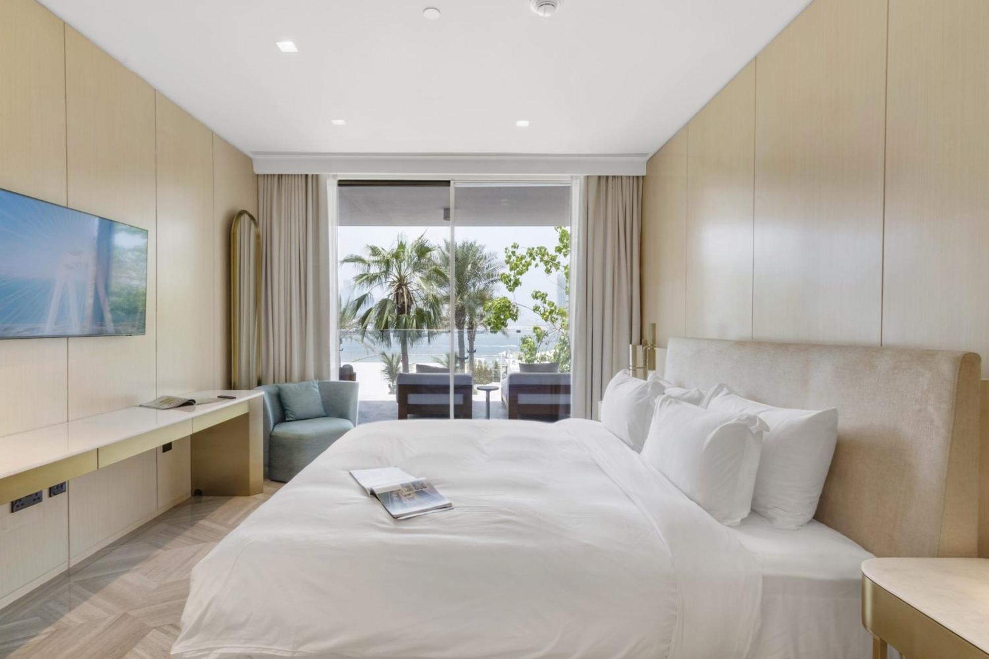 Five Palm Luxury Villa: Beachfront Retreat With Private Pool And Panoramic Views