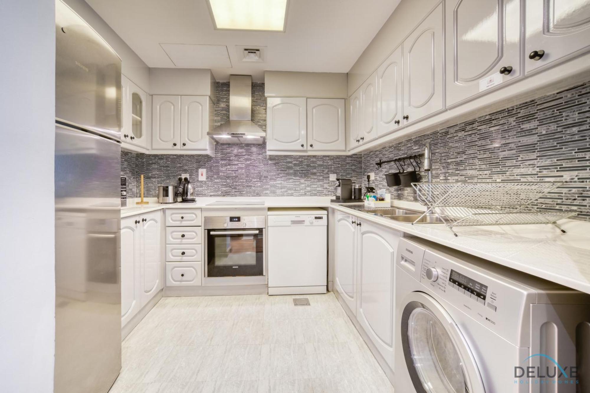 Apartment Contemporary 1br At Marina Terrace Tower Marina By Deluxe Homes *