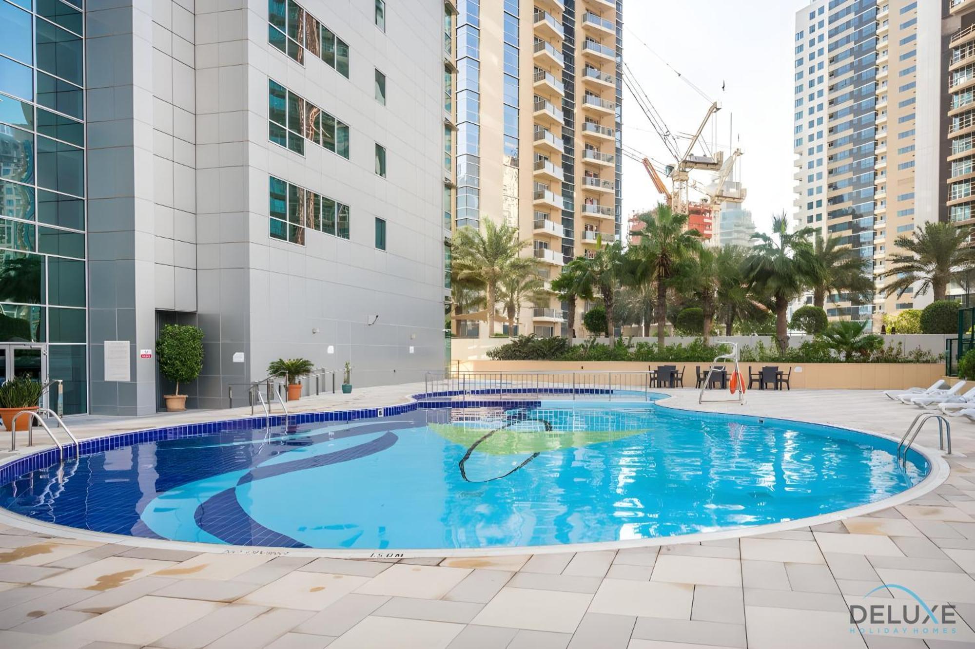 Apartment Contemporary 1br At Marina Terrace Tower Marina By Deluxe Homes *