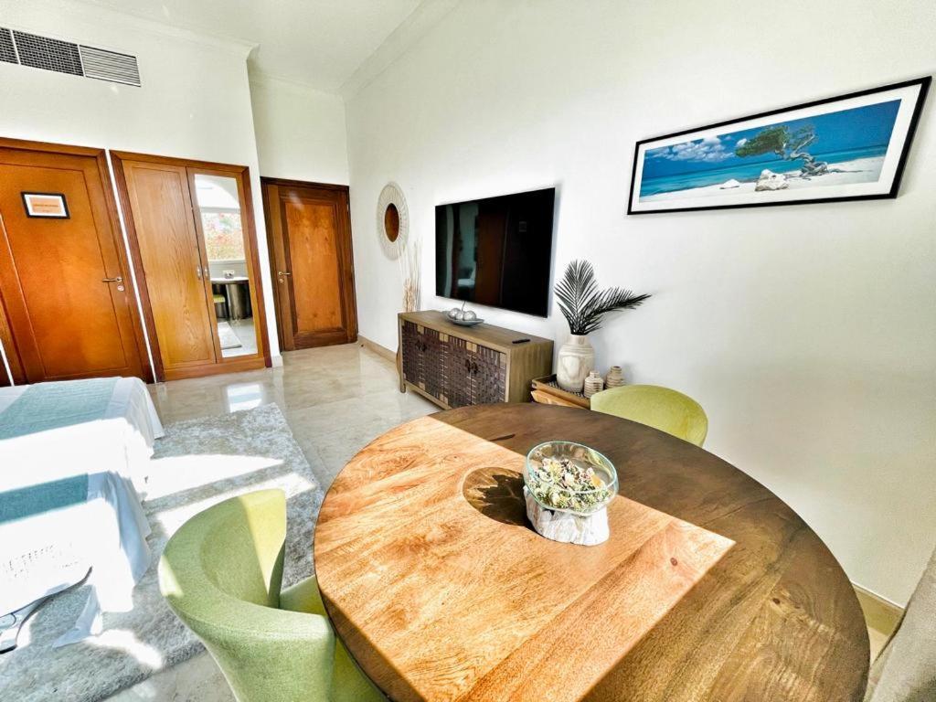 Homestay Peaceful Escape Near The Beach With Private Garden