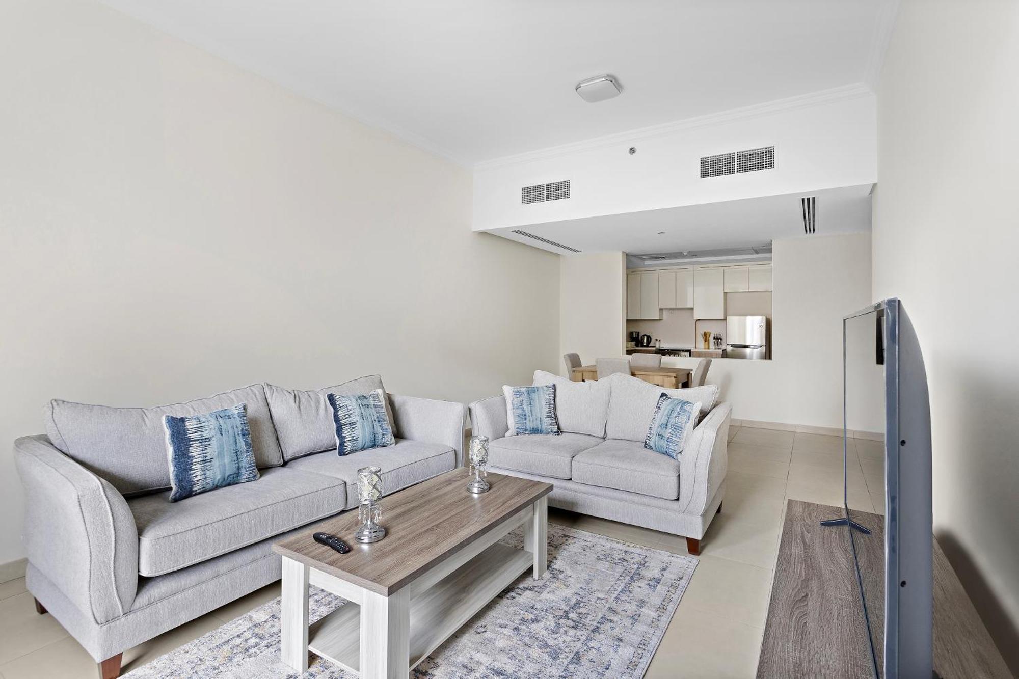 Lovely 1br In Mirdiff Hills Apartment *